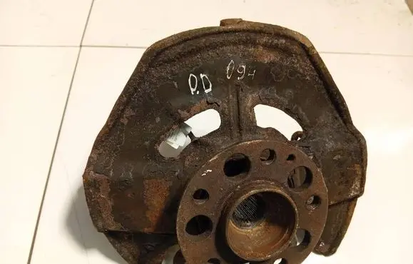 Mercedes-Benz B W245 Front wheel hub 