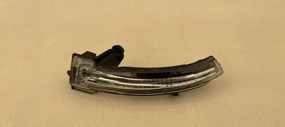 Renault Megane IV Mirror indicator light 30087924