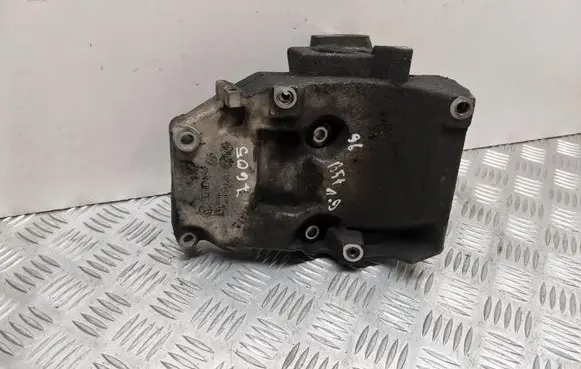 Volkswagen PASSAT B5.5 Engine mounting bracket 038260885