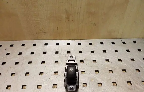 Hyundai Santa Fe Electric window control switch 621W02280
