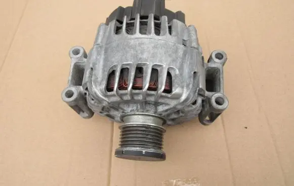 Mercedes-Benz SLK R172 Generator/alternator A0009063000