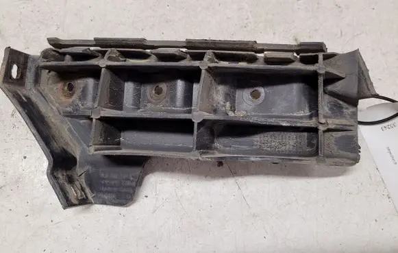 Seat Ibiza III (6L) Front bumper mounting bracket 6L0807184