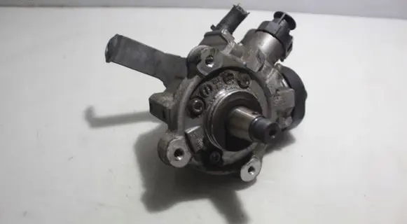 Volkswagen PASSAT B7 USA Fuel injection high pressure pump 0445010526