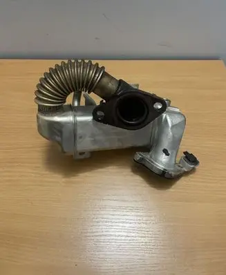 Renault Trafic III (X82) EGR valve cooler 147350678R
