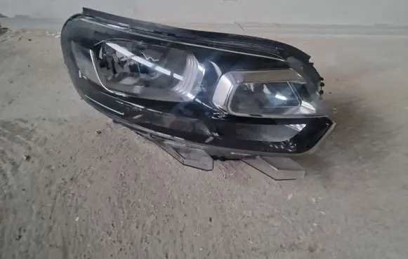 Citroen Jumpy Headlight/headlamp 9808567680
