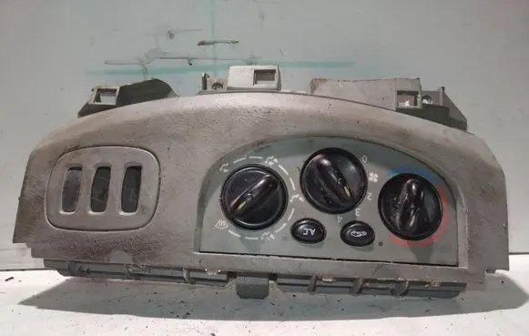 Renault Trafic II (X83) Climate control unit 8200004605