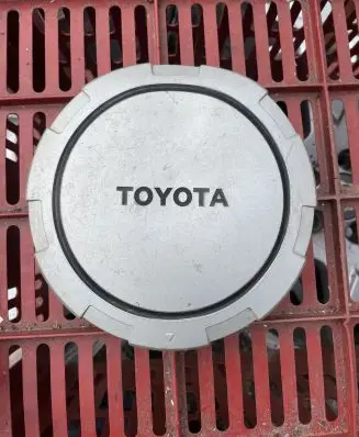 Toyota Avensis T220 Original wheel cap
