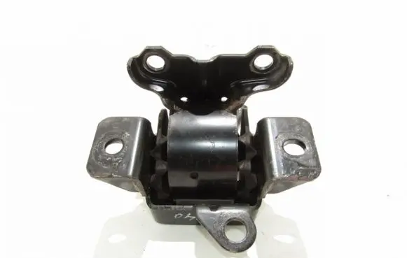 Mitsubishi ASX Engine mount bracket