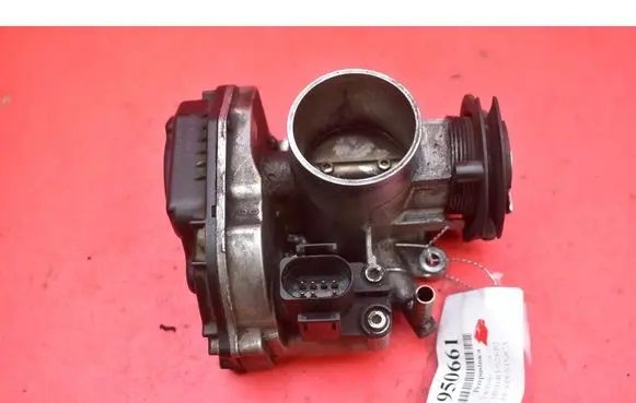 Volkswagen Polo III 6N 6N2 6NF Throttle body valve 030133064F
