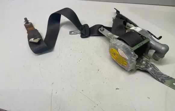 Subaru Outback Front seatbelt 7Q8050P