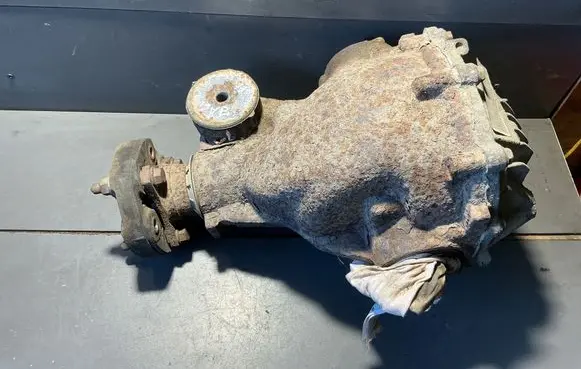 Jaguar XF X250 Rear differential 6W934A213BB