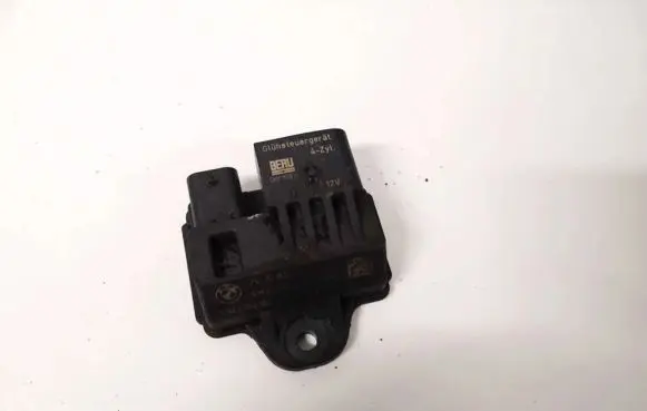BMW 1 F20 F21 Glow plug pre-heat relay 781085603 0522120103