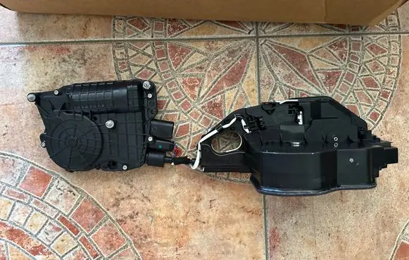 BMW X5 E70 Front door lock 51217315022