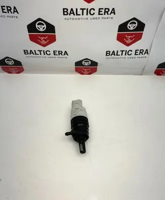 BMW 4 F32 F33 Windscreen/windshield washer pump 7298309 P170330 M170320