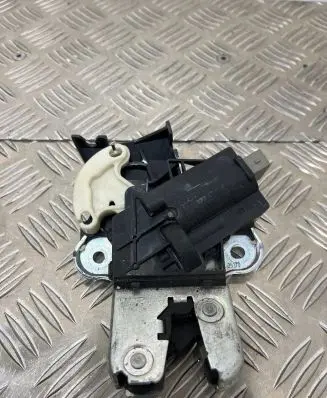 Audi A8 S8 D3 4E Tailgate/trunk/boot lock/catch/latch 4F5827505S