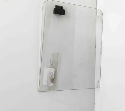 Land Rover Defender Rear side window 43R000596 MWC4726