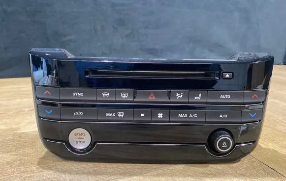Jaguar F-Pace Climate control unit HK8318C858PD 160211A1253X