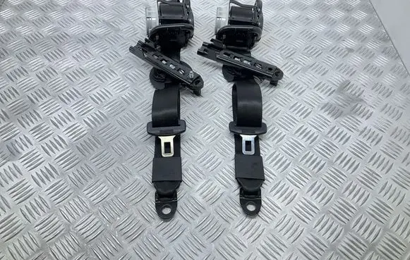 Audi A1 Front seatbelt 8X4857705A 8X4857706A