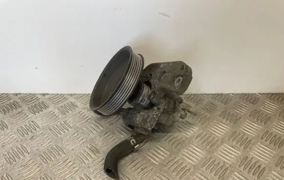 BMW 3 E90 E91 Power steering pump 6788838 678883803