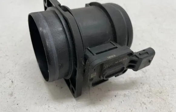 Volkswagen Golf VII Mass air flow meter 04L906461B