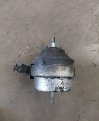 Skoda Superb B5 (3U) Engine mount bracket