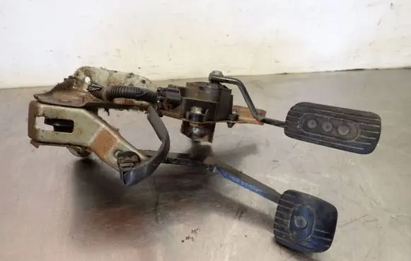 Nissan Micra Pedal assembly 18002AX700