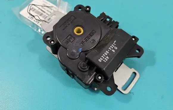 Mitsubishi Grandis A/C air flow flap actuator/motor 0637007321 IMPRK1557567