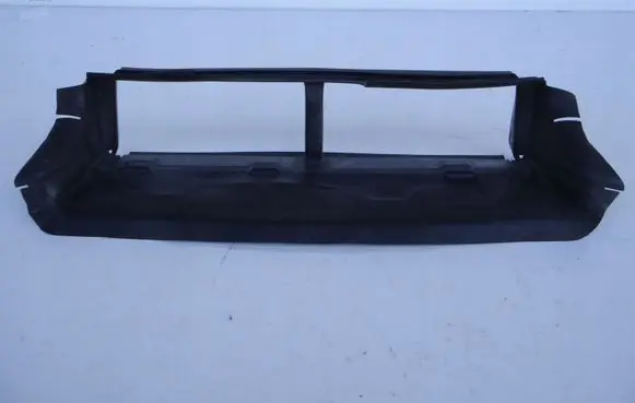 Ford Focus Intercooler air guide/duct channel BM518312A