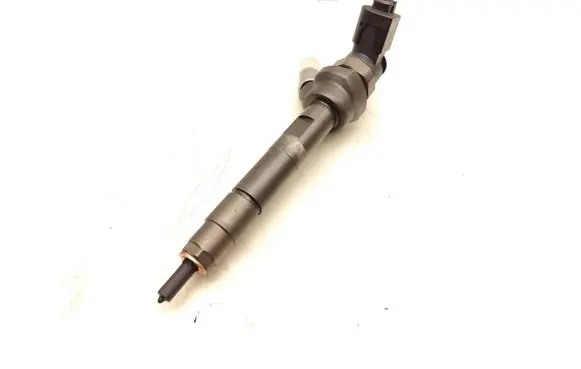 BMW 1 F20 F21 Fuel injector 7798446 0445110601