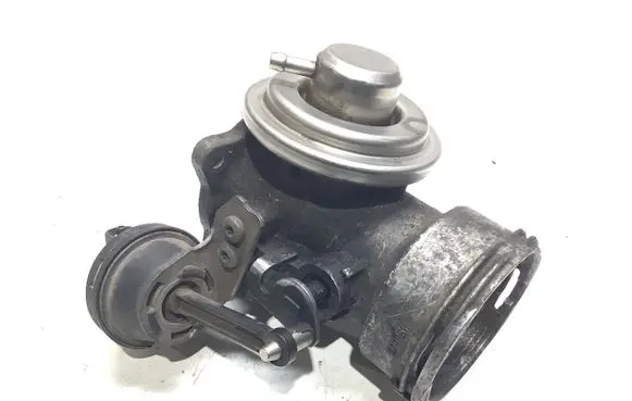 Volkswagen Caddy EGR valve 03G131501A 03G129637