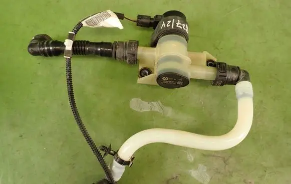 Skoda Octavia Mk4 Fuel pressure regulator 5QF201549