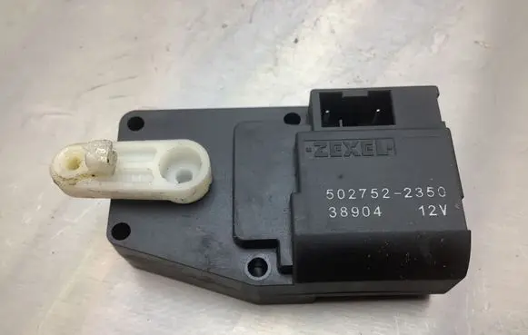 Subaru Forester SG Air flap motor/actuator 5027522350 38904