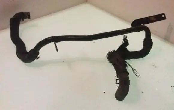 Audi A8 S8 D3 4E Engine coolant pipe/hose 4E0121399B