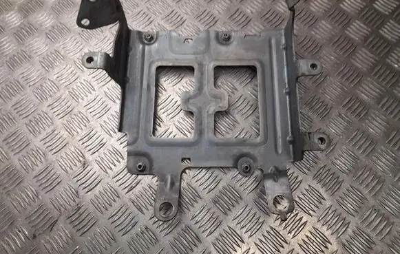 Ford Explorer VI Engine mounting bracket L1M87K011AB