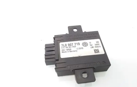 Volkswagen Touareg I Alarm control unit/module 7L0907719
