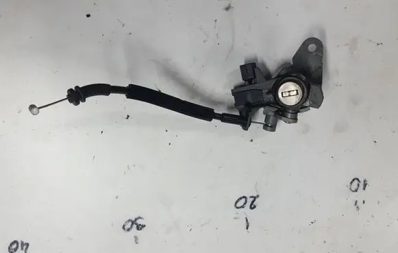 Audi A3 S3 8P Tailgate lock latch 