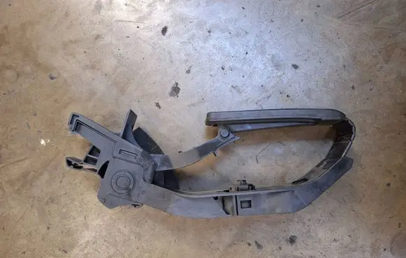 Mercedes-Benz E W211 Accelerator throttle pedal A2113000404