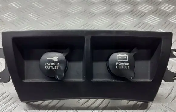 Chrysler Pacifica Cigarette lighter front 