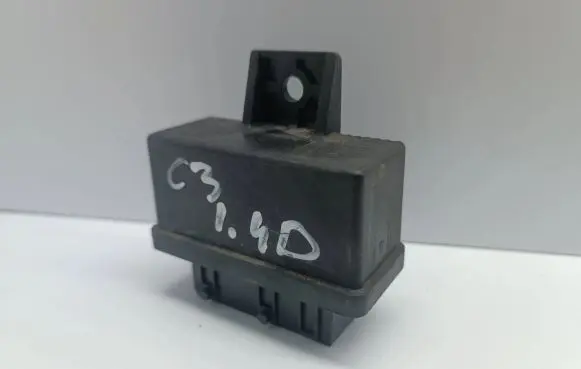Citroen C3 Fuel pump relay 240107