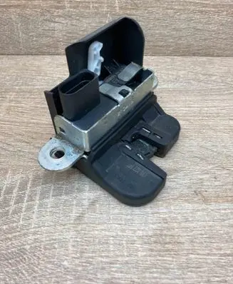 Volkswagen Touran I Tailgate/trunk/boot lock/catch/latch 1T0827505