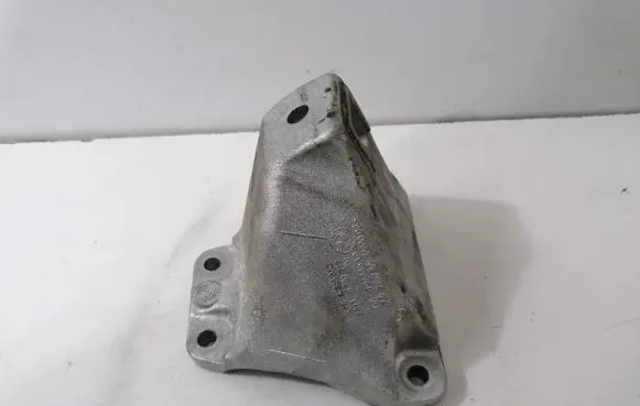 BMW 5 F10 F11 Engine mounting bracket 6795958