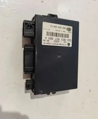 Volkswagen Touareg I Tow bar trailer control unit/module 8E0907383A 5DS00840801 S0002