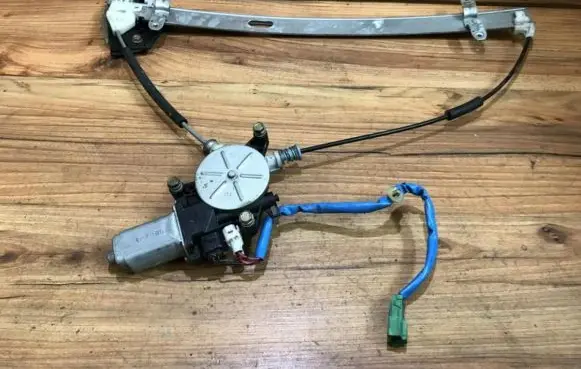 Sliding door window regulator with motor