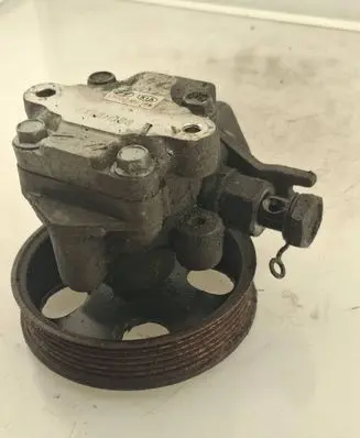 Hyundai Tucson JM Power steering pump 571002E300 7X28H088
