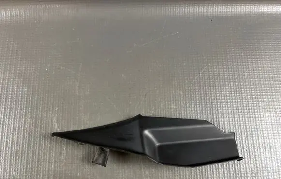 Peugeot 208 II Wiper trim 9823302080