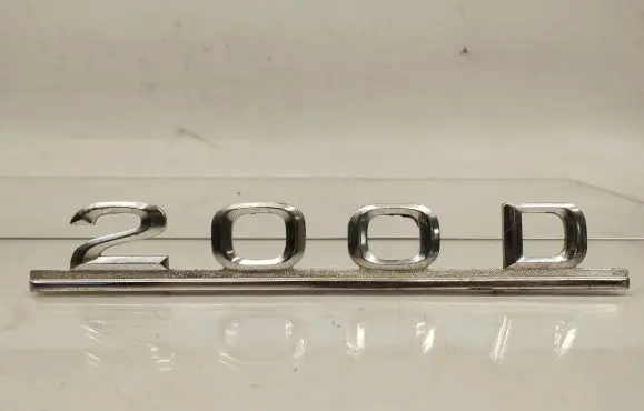 Mercedes-Benz 200 300 W123 Manufacturers badge/model letters 1238170315