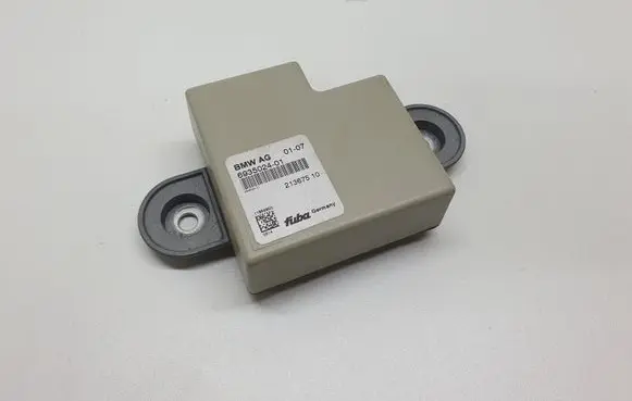 BMW 5 E60 E61 Antenna control unit 6935024 693502401