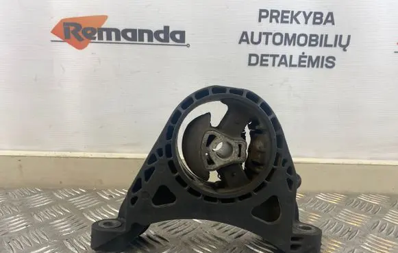 Opel Zafira C Engine mount bracket
