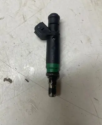 BMW X5 E70 Fuel injector 7525721 8093303832