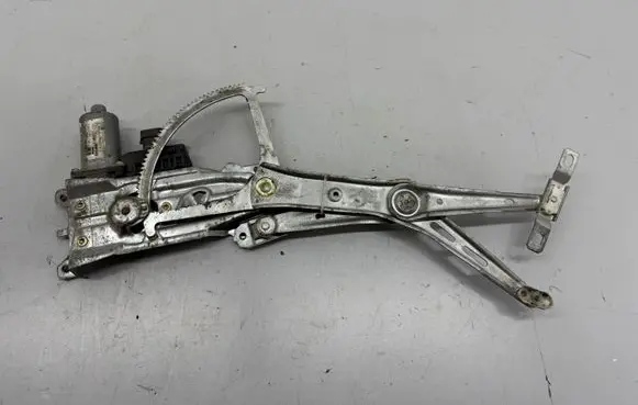Opel Astra G Front door window regulator with motor 90521876